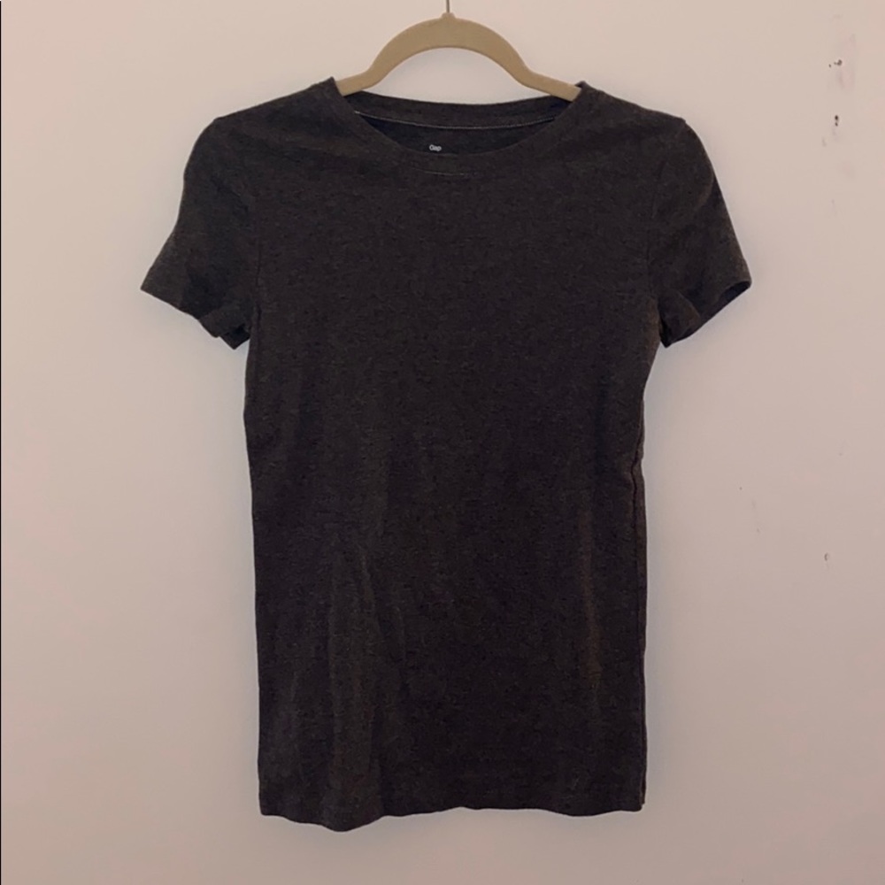 GAP gray tshirt